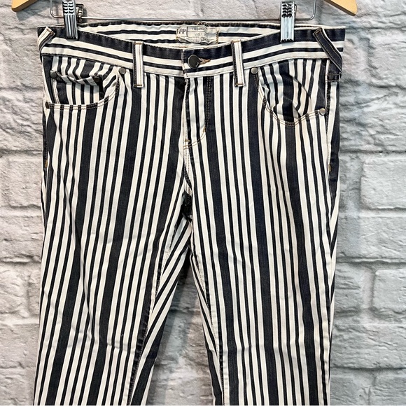 Free People Womens Size 28” Mid Rise Skinny White Striped Denim Blue Jeans #8130 - Picture 5 of 9